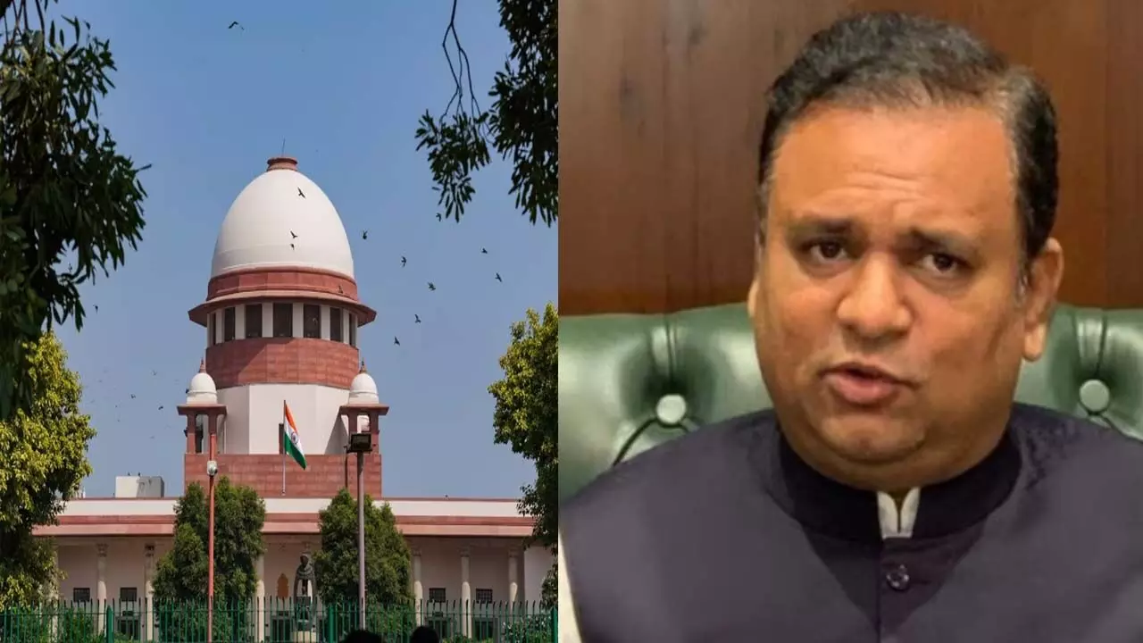 Supreme Court directs Maharashtra Speaker to settle the matter of disqualification of MLAs by December 31