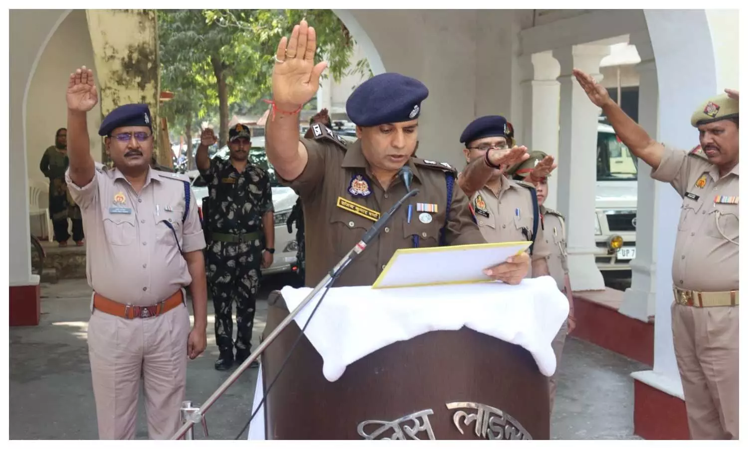 SSP administers oath of integrity to policemen