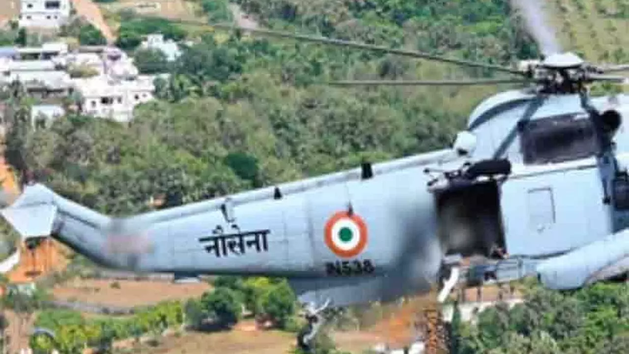 Indian Navys Chetak helicopter, which has been serving in the Indian Army since 1962, crashed, one crew member died.