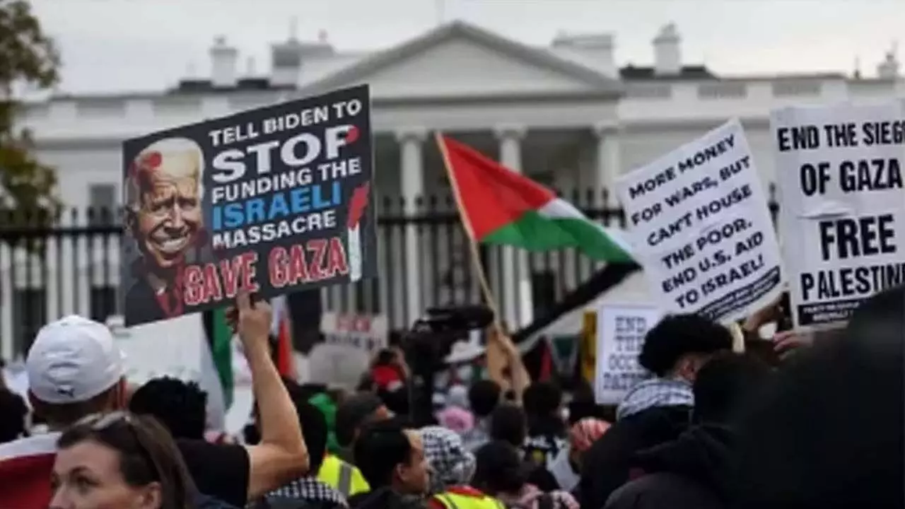 Palestine supporters create ruckus, slogans, paint red at White House