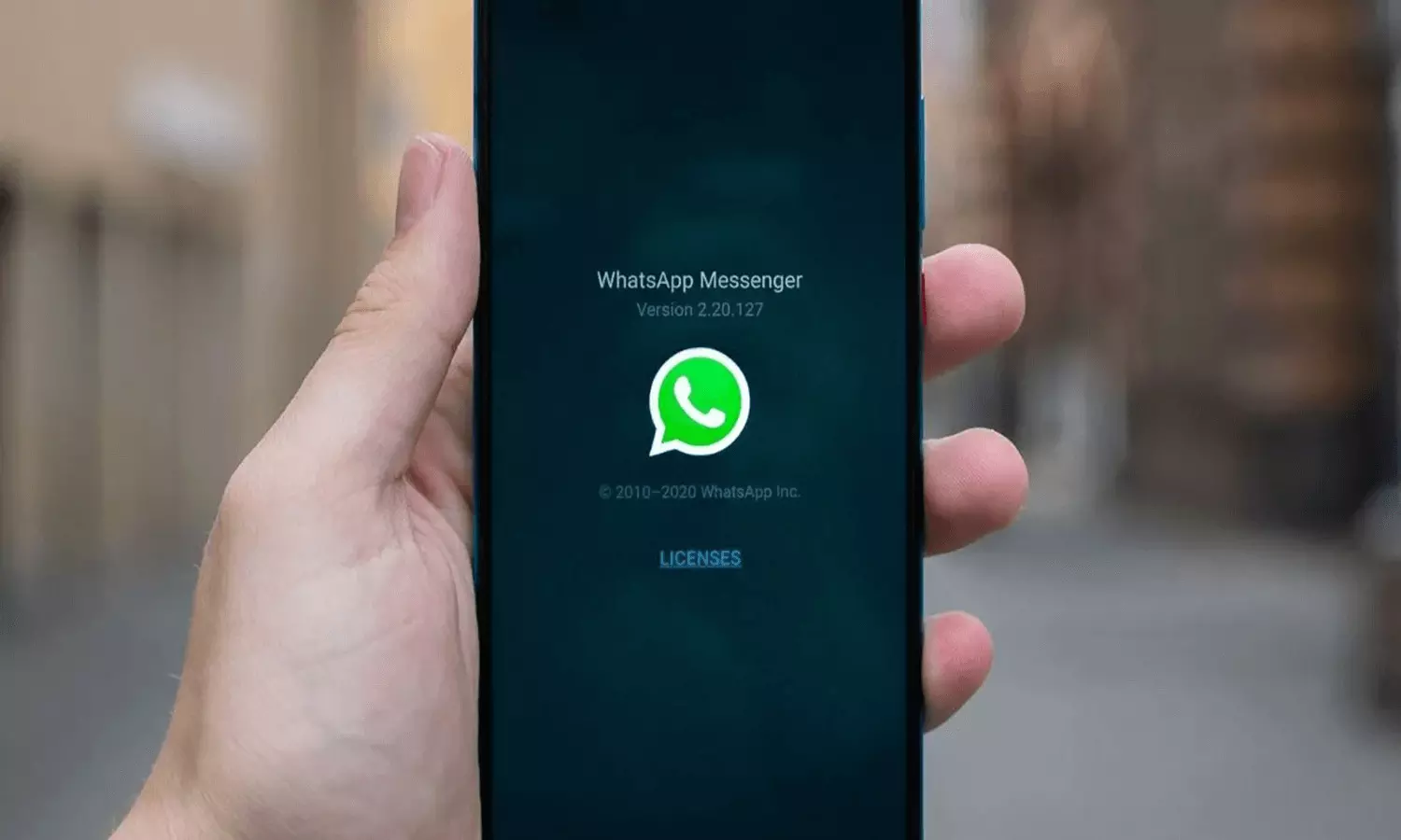 WhatsApp Showing Ads