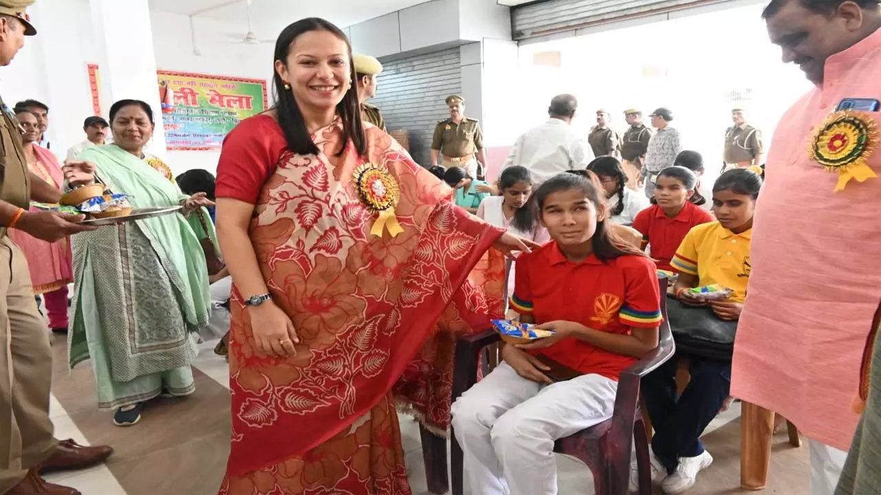 SP celebrated Diwali with visually impaired girl students, distributed gifts