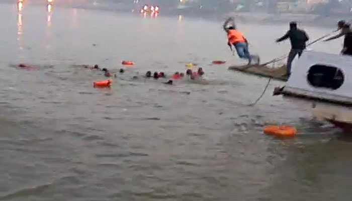 VIDEO: नाव हादसे में 24 लोगों की मौत, PM मोदी-CM नीतीश ने किया मुआवजे का ऐलान