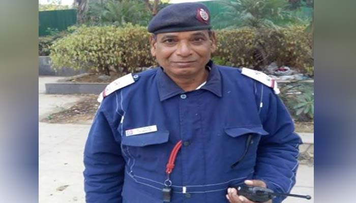 दिल्ली: इस पुलिसकर्मी ने पेश की ईमानदारी की ऐसी मिसाल जिसे सुनकर आप भी करेंगे सैल्यूट