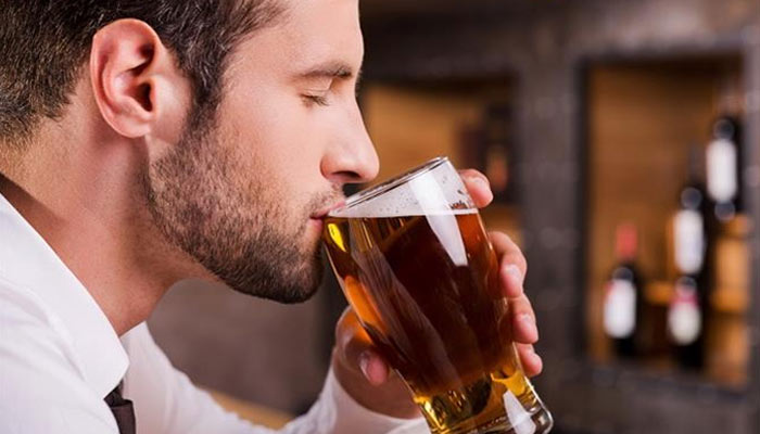 RESEARCH: भुलाना है दर्द का एहसास डियर, तो पेनकिलर लेने के बजाय पी लें कुछ घूंट बीयर