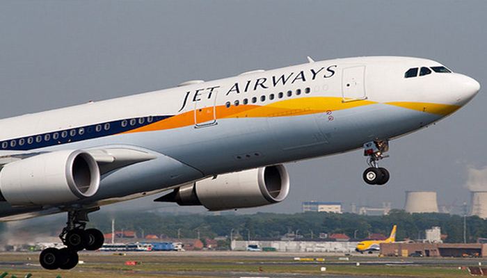 jet airways flight: नशे में धुत पैसेंजर ने 2 एयरहोस्टेस के साथ की छेड़छाड़, आरोपी अरेस्ट