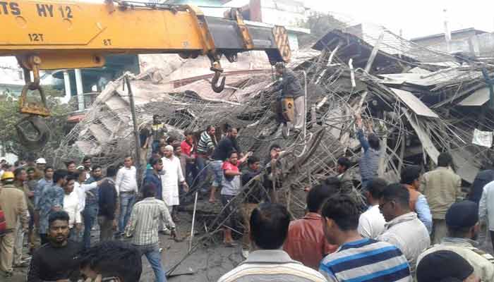 कानपुर में निर्माणाधीन बिल्डिंग गिरी, 6 मजदूरों की मौत, 100 से अधिक मलबे में दबे