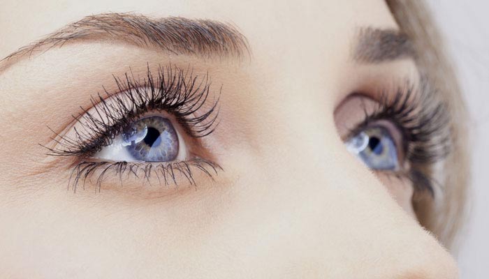 EYE CARE TIPS: अगर नहीं होना है मोतियाबिंद का शिकार, तो खाने में शामिल करें यह चीजें