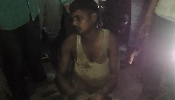 गंगा में नाव हादसा, दो दर्जन लोगों को बचाया गया, लापता की तलाश जारी