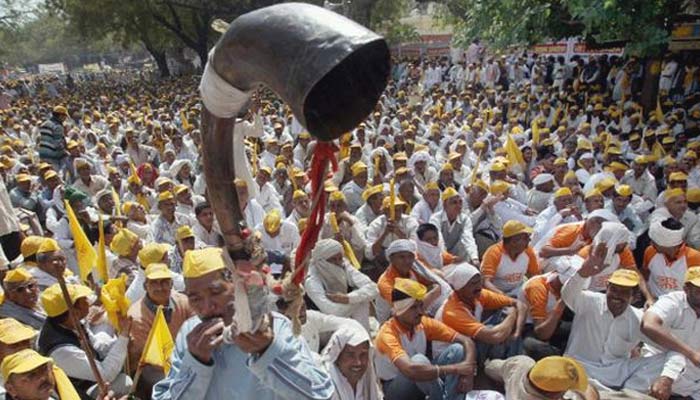 संसद घेराव के लिए जंतर-मंतर पर जुटे जाट, 50 लाख लोगों के दिल्ली पहुंचने का दावा