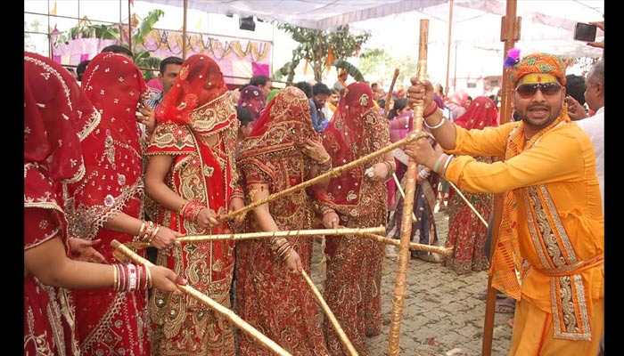 chhadimaar holi 