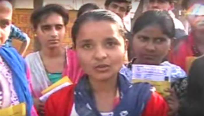 UP बोर्ड EXAMS 2017: गलत पेपर मिलने से छात्राएं परेशान, लगाई मदद की गुहार