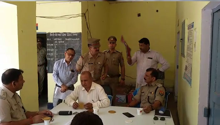 सीएम साहेब तस्वीरें देखिए ! आपकी पुलिस तो अपनों का ही कर रही शोषण, आम आदमी की तो.....