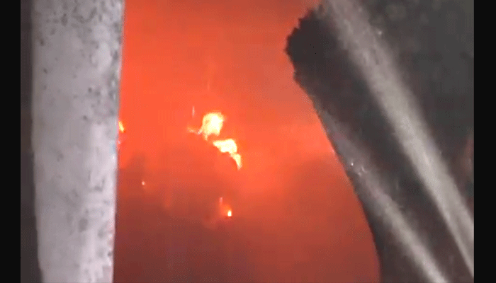 fire at home in agra