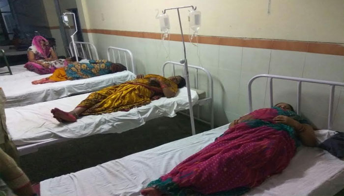 यूपी : प्रसाद खाने से महिलाओं की तबीयत बिगड़ी, अस्पताल में भर्ती