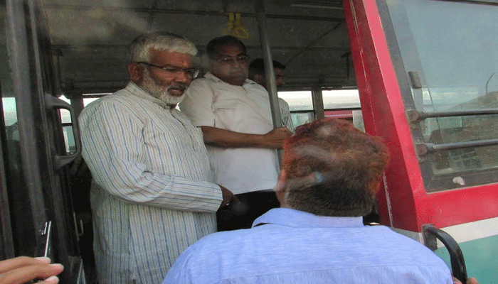 परिवहन राज्यमंत्री का रोडवेज निरीक्षण: यात्रियों से पूछी परेशानी, गंदगी पर अफसरों को मिली हिदायत