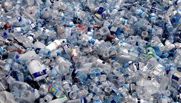 प्लास्टिक की खाली बोतलें बना सकती हैं आपको करोड़पति, फेंकने के बजाय करें इस तरह से रियूज