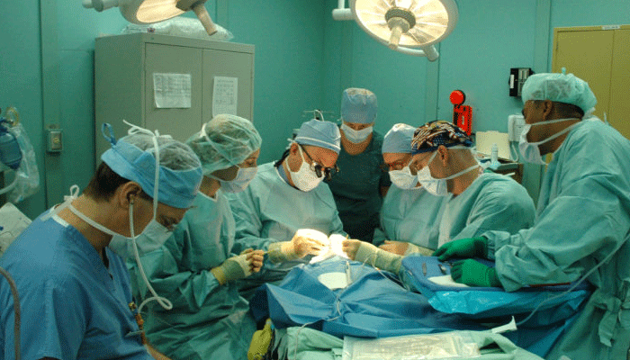 देश में सफल हुआ पहला गर्भाशय प्रत्यारोपण, 21 साल की लड़की पर आजमाया ऑपरेशन