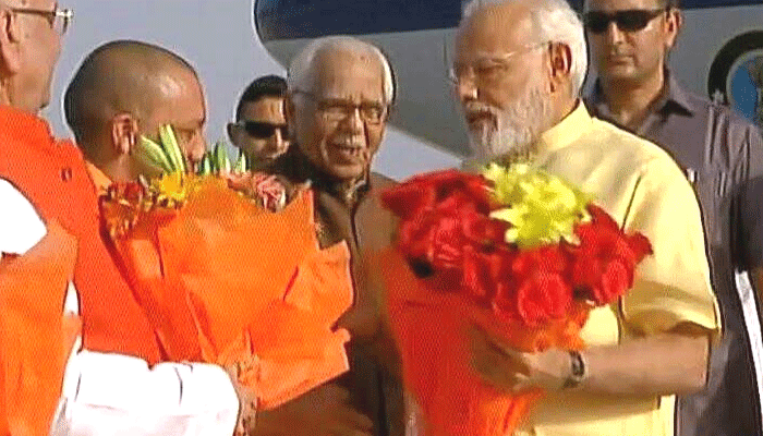 PM मोदी दो दिवसीय यात्रा पर लखनऊ पहुंचे, CM योगी-गवर्नर नाइक ने की अगुवानी