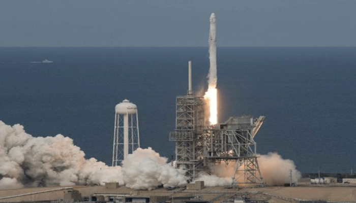 SpaceX ने अंतरिक्ष स्टेशन तक सामान पहुंचाने के लिए लॉन्च किया अंतरिक्ष यान