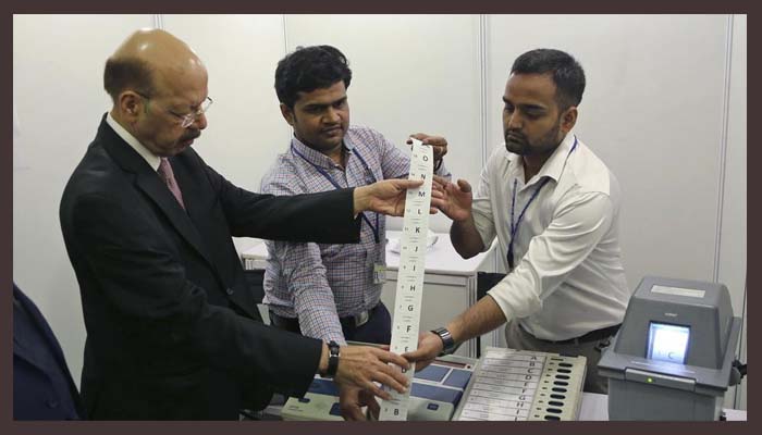 नई क्रांति : 2019 चुनावों में इस्तेमाल होंगी टेम्पर-डिटेक्ट वोटिंग मशीनें
