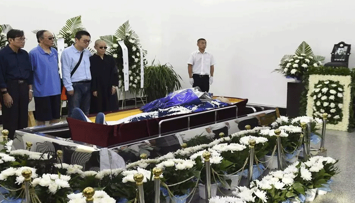 नोबेल विजेता लियू शियाओबो का हुआ अंतिम संस्कार, चीन ने कहा- उनकी पत्नी नजरबंद नहीं