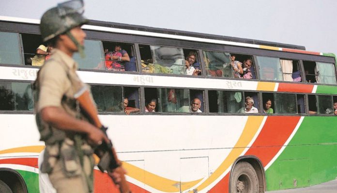 अमरनाथ यात्रा के लिए जा रहे श्रद्धालुओं से भरी बस में ब्लास्ट, 1 की मौत, 8 घायल