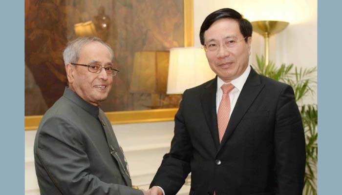 वियतनाम के उप-प्रधानमंत्री एवं विदेश मंत्री ने राष्‍ट्रपति से भेंट की