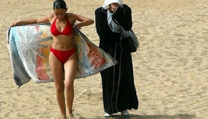 सउदी अरब में अब महिलाओं को Bikini पहनने की आजादी