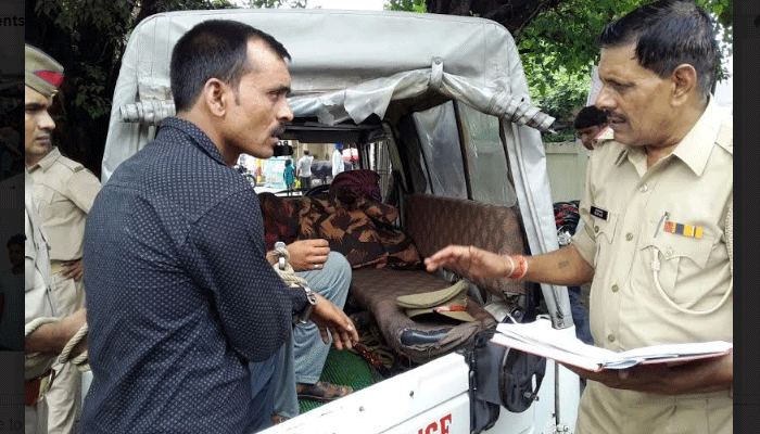 UP पुलिस के हाथ लगा बड़ा लूटेरा, बदमाश के नाम था 10 हजार का इनाम