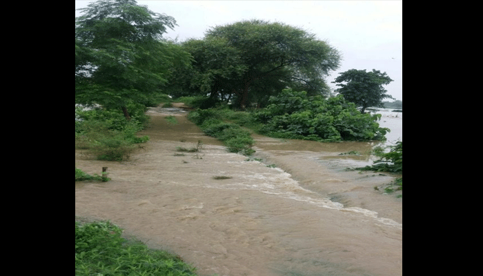 गोरखपुर: अचानक टूट गया बिनहा बांध, 2000 लोग प्रभावित