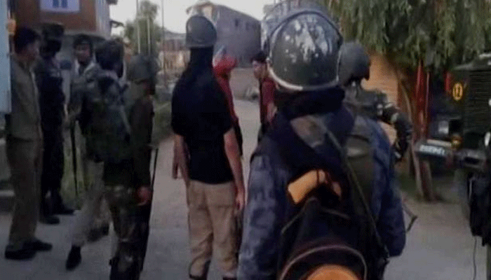 जम्मू एवं कश्मीर: शोपियां मुठभेड़ में 2 जवान शहीद, 3 आतंकवादी ढेर
