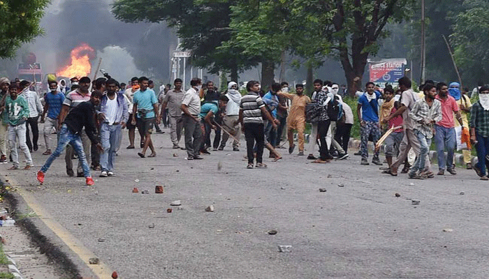 संत गुरमीत के शैतान समर्थकों के उत्पात से पंचकूला निवासी CM खट्टर से खफा