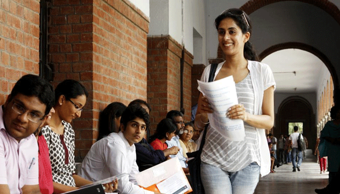 Delhi University में बाहरी छात्र भी कर सकेंगे जर्नलिज्म में मास्टर्स
