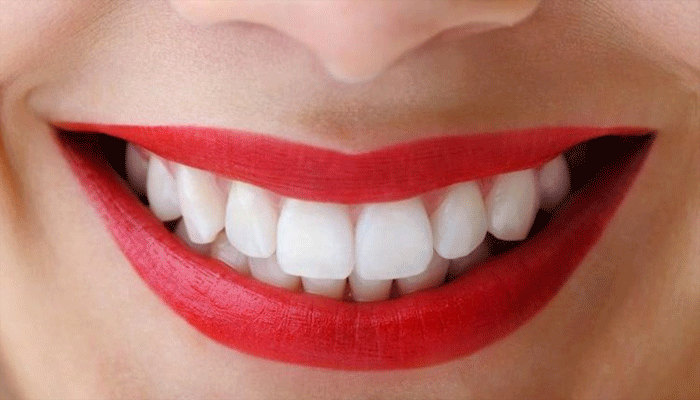 LIFESTYLE: मानसून में दांतों का भी रखें खास ध्यान, नहीं तो हो सकते हैं परेशान