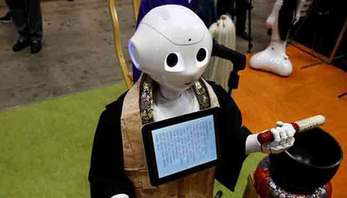 मानो या ना मानो: इंसान ही नहीं अब अंतिम संस्कार भी कर सकेंगे रोबोट