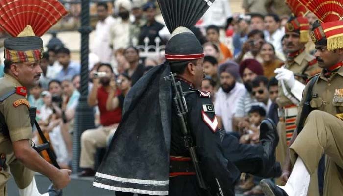 India–Pakistan border पर रिट्रीट समारोह के दौरान संकल्प से सिद्धि की शपथ