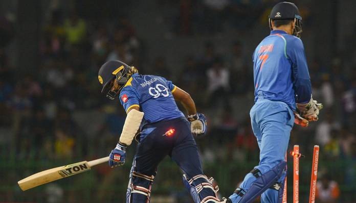 कोलंबो वनडे : कोहली, रोहित के बाद गेंदबाजों से हारा श्रीलंका