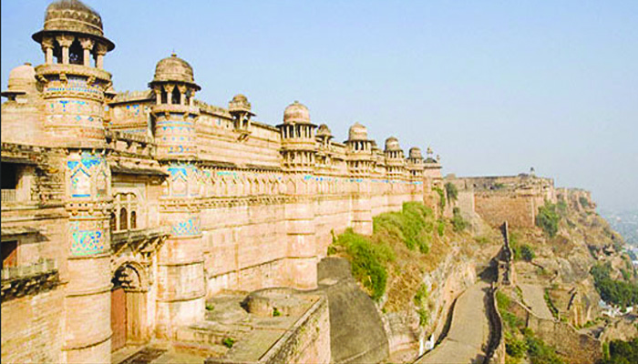 भारत के महत्वपूर्ण स्मारकों में से एक है ग्वालियर का किला