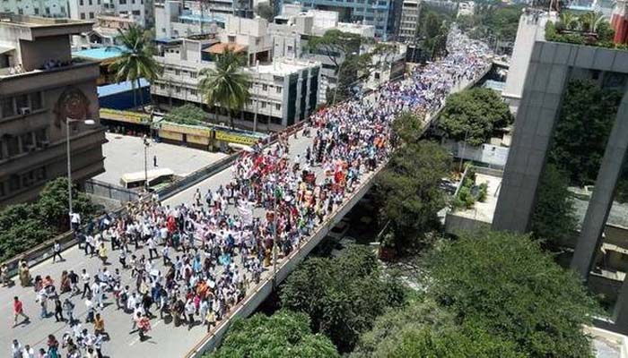 #IAmGauri protest : लंकेश की हत्या के विरोध में रैली, सैकड़ों की भीड़