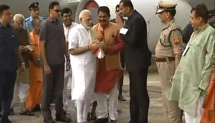 दो दिनी दौरे पर वाराणसी पहुंचे PM मोदी, होगी योजनाओं की बरसात