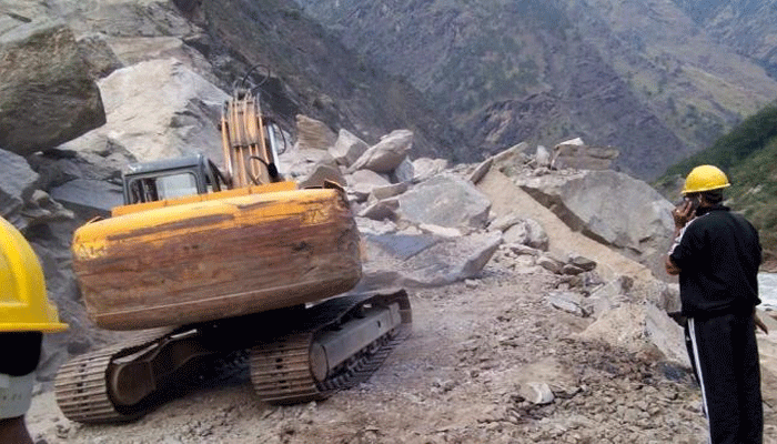  उत्तराखंड में यमुनोत्री राजमार्ग लगातार तीसरे दिन भी बंद, यातायात बाधित