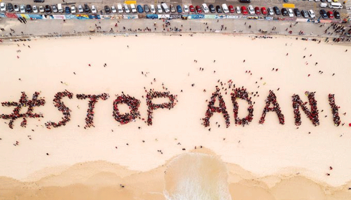 अडानी की कोयला खदान के खिलाफ पूरे ऑस्ट्रेलिया में विरोध-प्रदर्शन