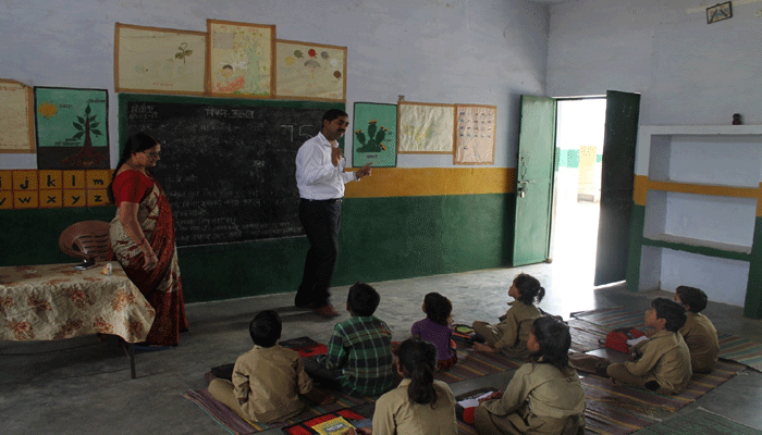 बेसिक शिक्षा विभाग की अनोखी पहल, ऐसे करेंगे टीचरों की समस्‍याओं का समाधान