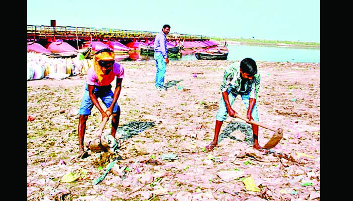 लोकपर्व : सफाई का छठ मॉडल ही बनाएगा स्मार्ट