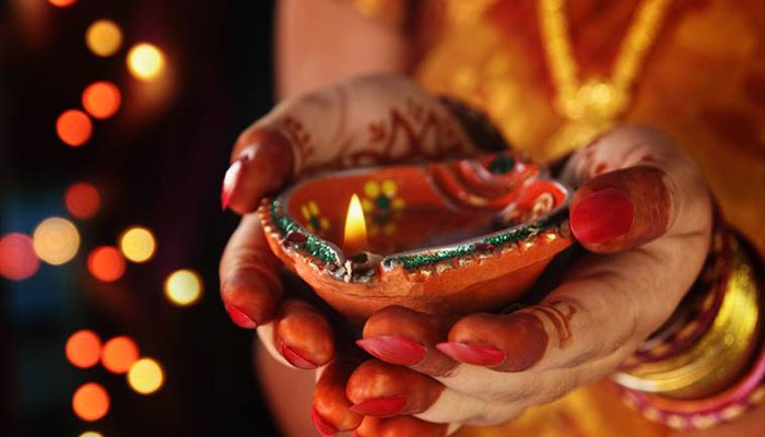 दीपावली पूजन के दौरान रखें वास्तु का पूरा ध्यान, मिलेगी सुख-समृद्धि व सम्मान