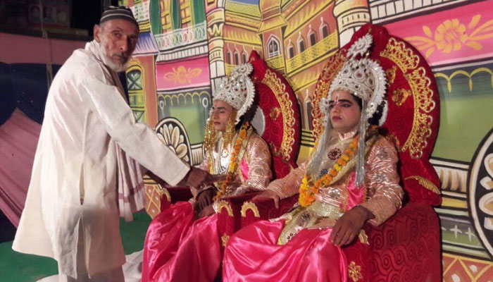 115 साल से मुस्लिम कर रहे राम दरबार की आरती, है मुहर्रम-रामलीला का एक ही मंच