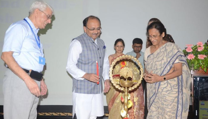 हेल्थ मिनिस्टर सिद्धार्थनाथ ने कहा शिशु का पहला घर उसकी मां का गर्भ है