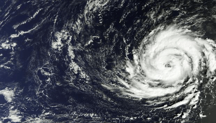 तूफान ओफेलिया ने बरपाया कहर, आयरलैंड में 3 की मौत