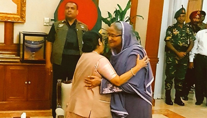 बांग्लादेश को सभी पड़ोसी देशों के बीच प्राथमिकता : सुषमा स्वराज